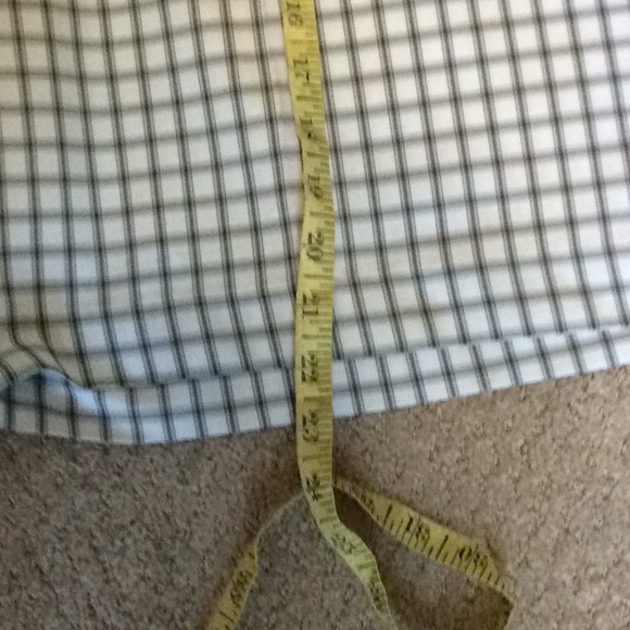 Shorts - Picture 2 of 3